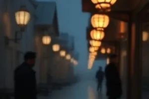 沙漏旅馆剧照，走廊尽头的老式座钟与木质招牌
